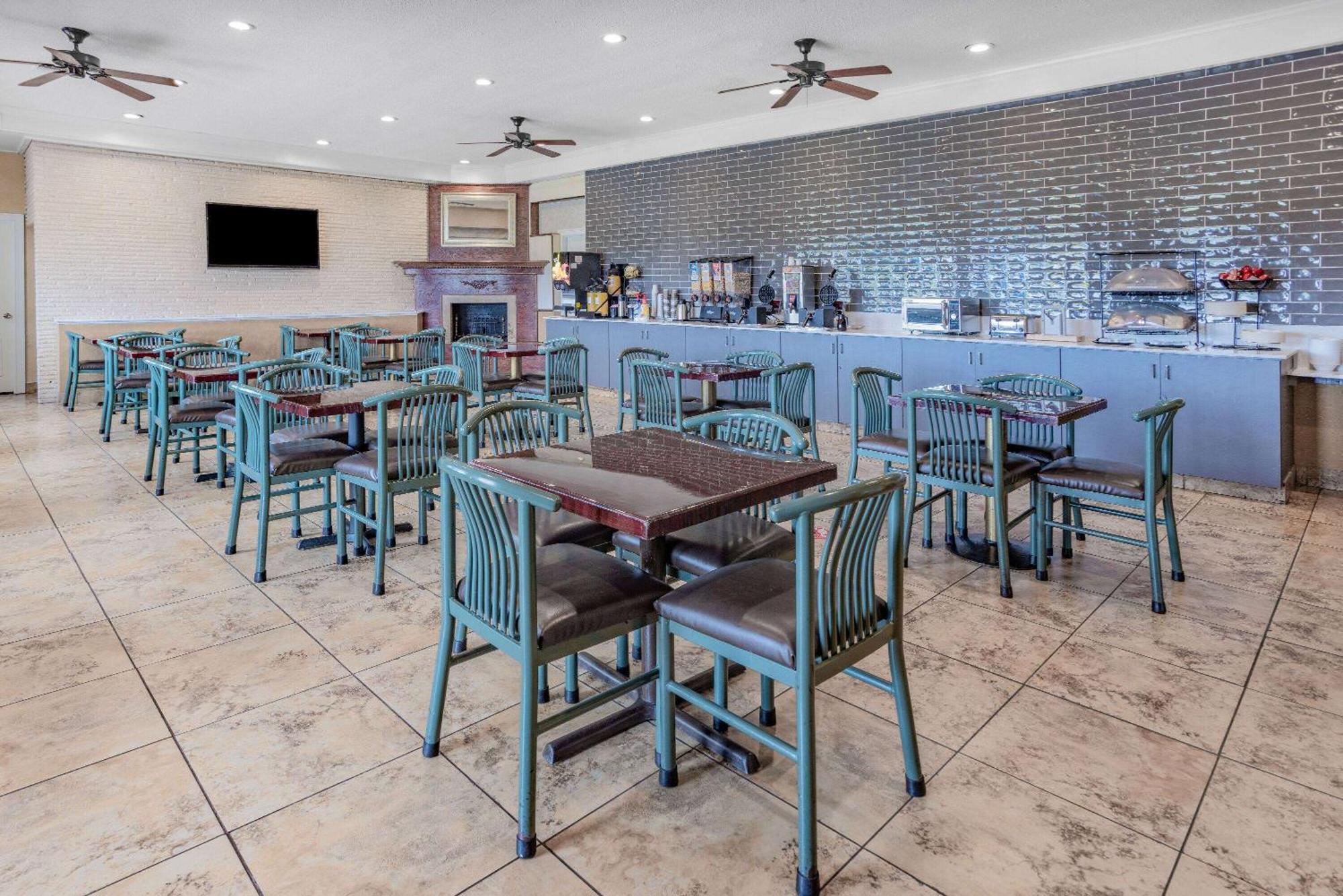Ramada By Wyndham West Atlantic City Egg Harbor Township Eksteriør bilde